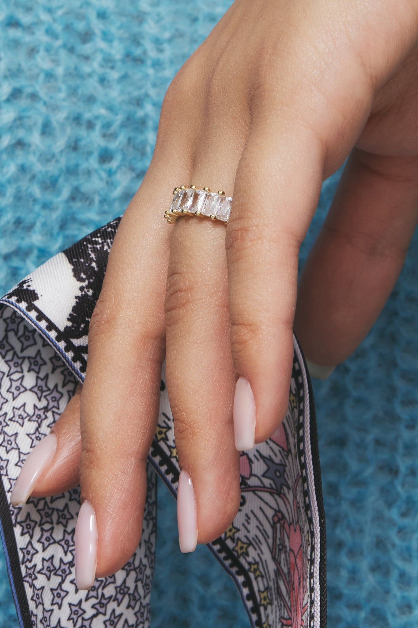 Ring Rhea White LisaConcept