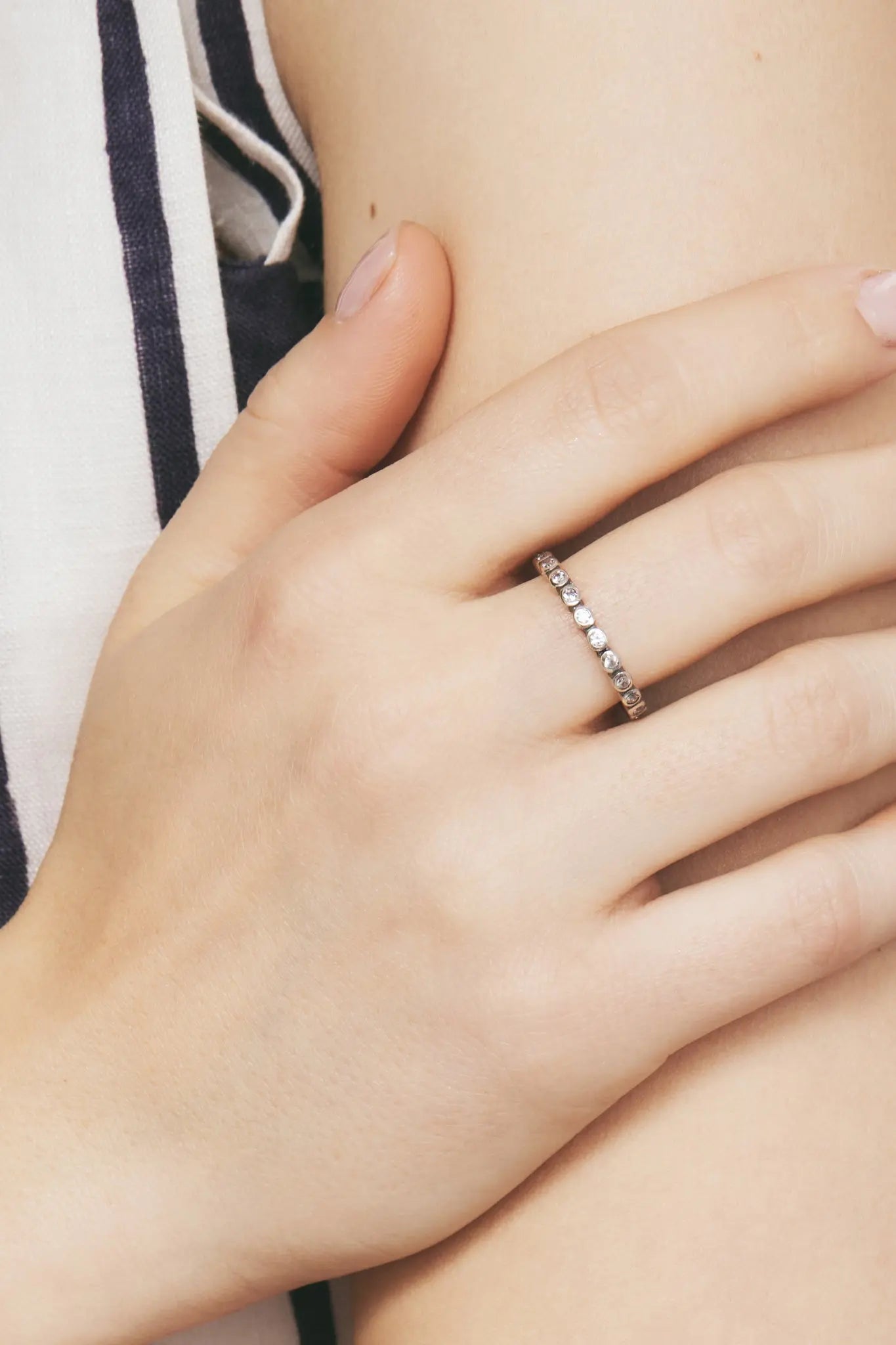 Ring White Garland LisaConcept